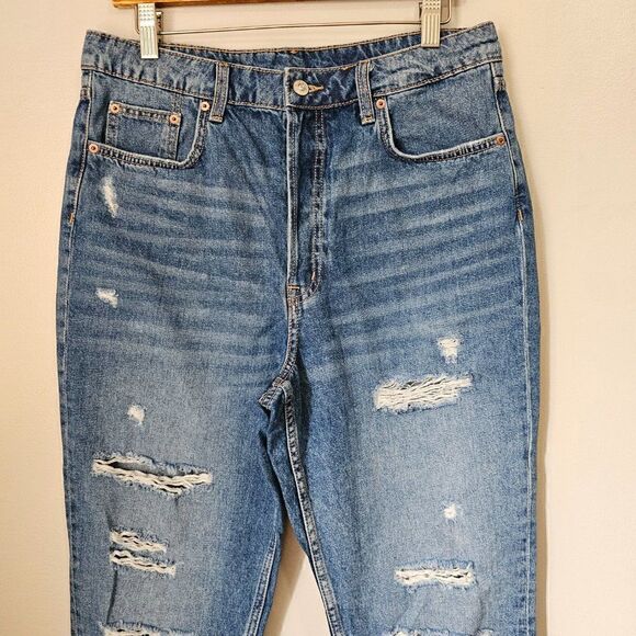 EUC H&M DIVIDED DISTRESSED JEANS HI RISE TAPERED SIZE 12 - Picture 8 of 14